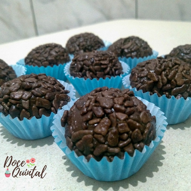 Brigadeiro Gourmet X Tradicional Doce Quintal Confeitaria